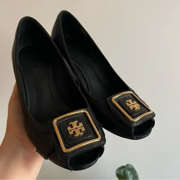 Tory Burch Black Leather Julianne Size 6 Peep Toe Wedge Pumps - Picture 5 of 16